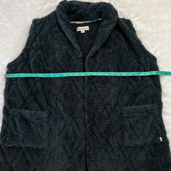 Like New Koolaburra by UGG Embossed Sherpa Fleece Vest Blackened Pearl, Size XL - Picture 5 of 10